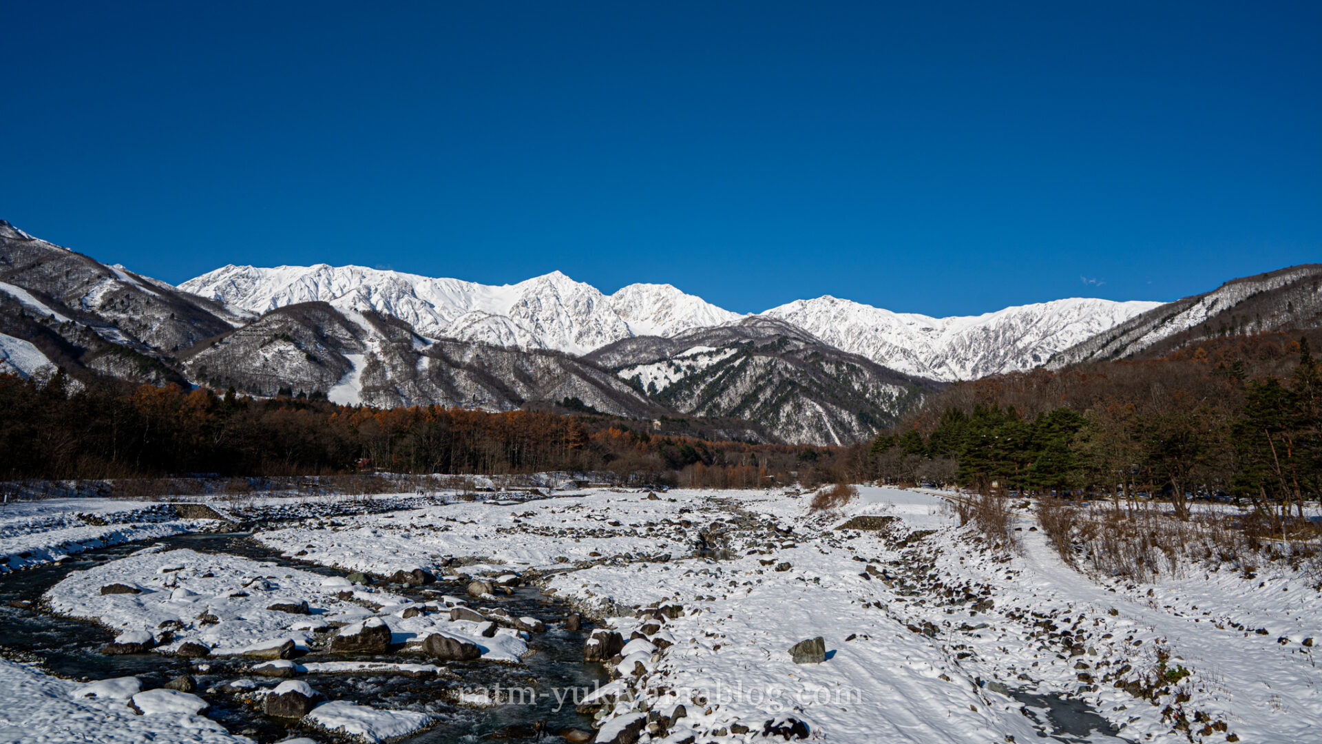 長野県「白馬大橋」から見る絶景の北アルプス、春は残雪、秋は三段紅葉と四季の変化を写真で紹介 