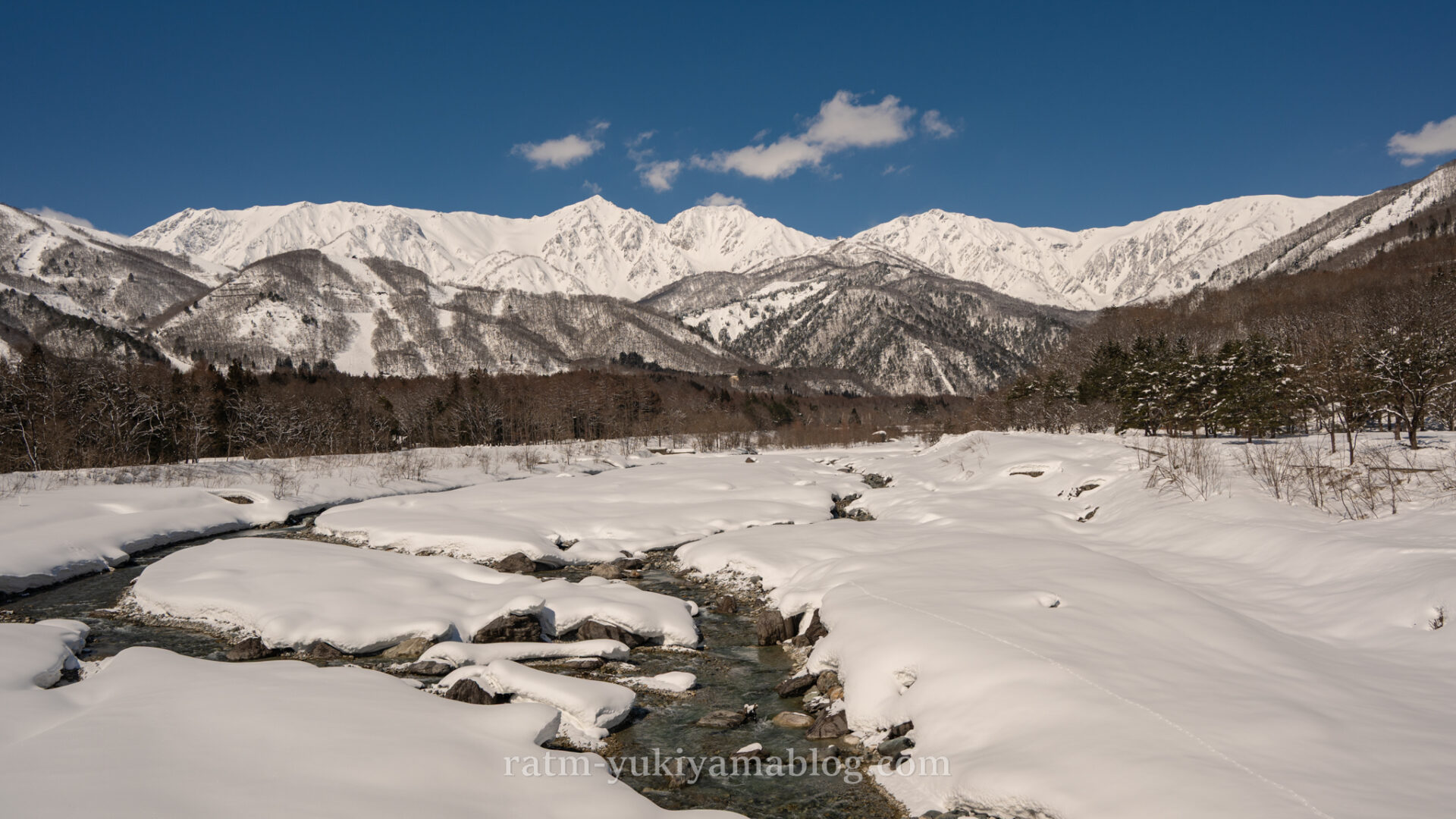 長野県「白馬大橋」から見る絶景の北アルプス、春は残雪、秋は三段紅葉と四季の変化を写真で紹介 